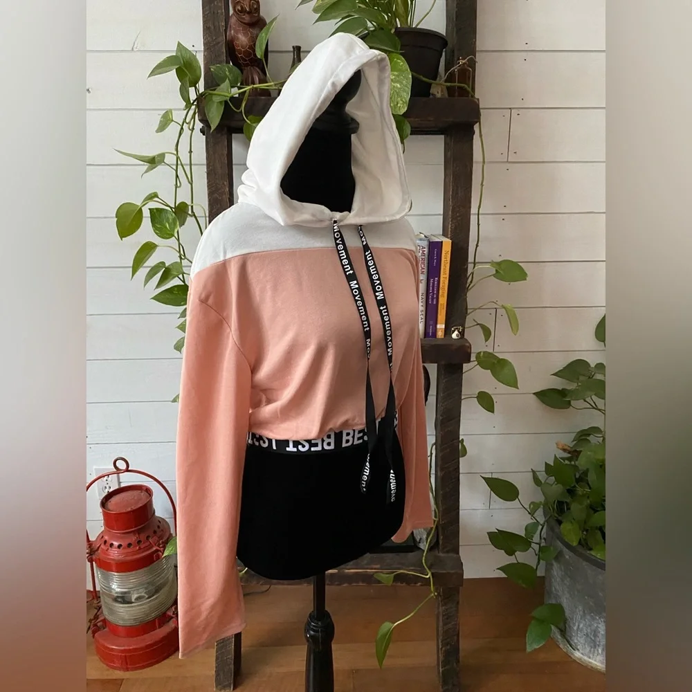 SweatyRocks: Cropped Pink and White Athletic Pullover Hoodie Sweatshirt